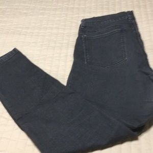 White House Black Market M skinny regular jeans
